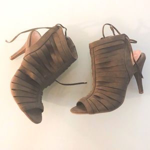 Brash Size 7 Peep-toe Sandal